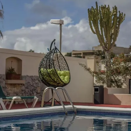 Djukel With Pool فيلة