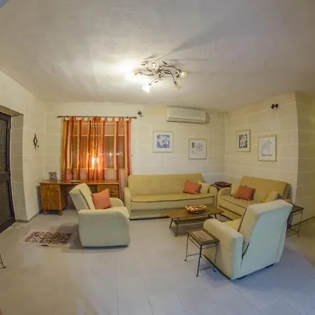 فيلة Djukel With Pool