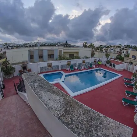 Villa Djukel With Pool *