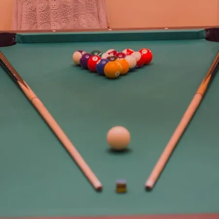 Djukel With Pool